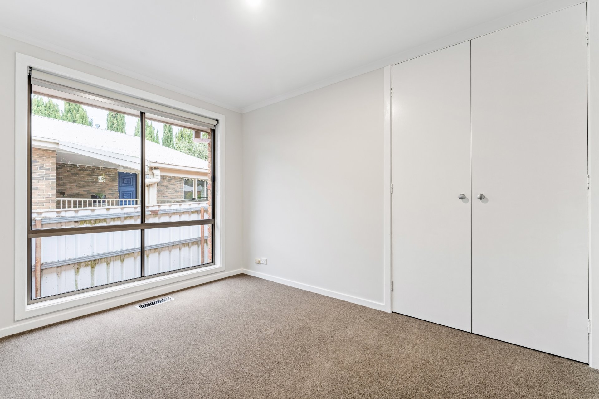 Property Gallery Thumbnail 6