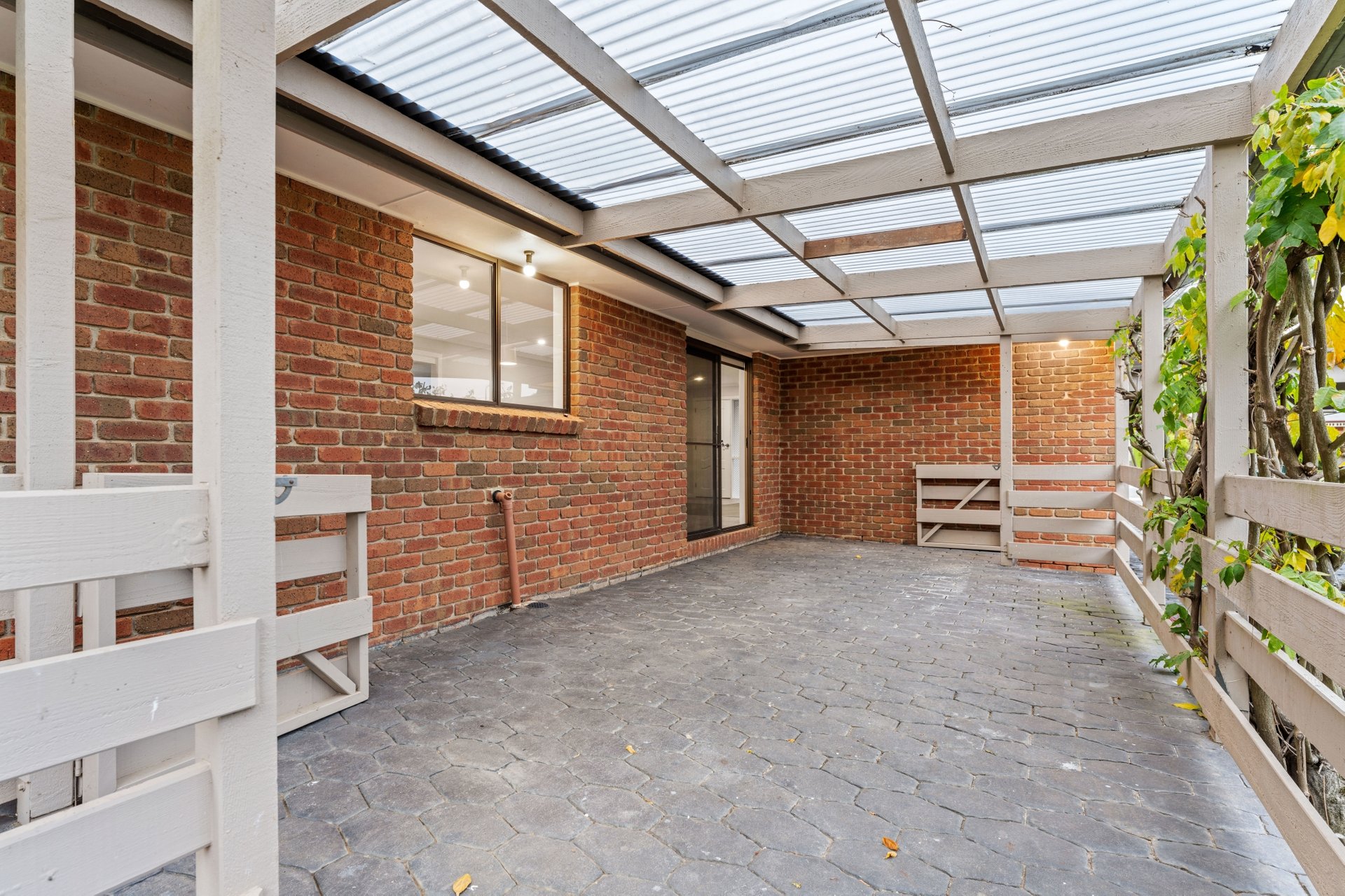 Property Gallery Thumbnail 8