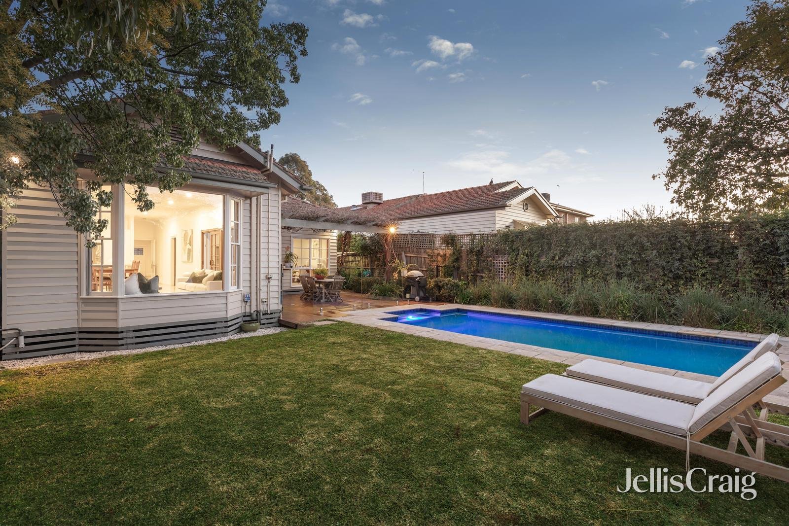 14 Blenheim Avenue, Mont Albert image 5