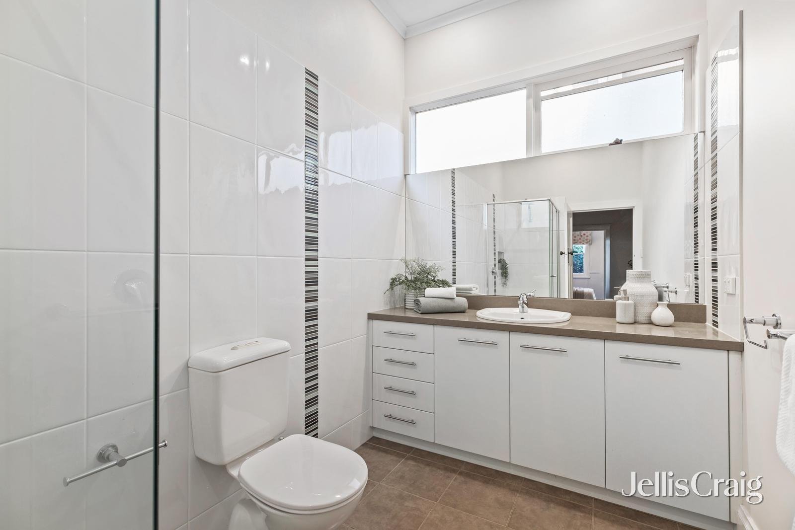 14 Blenheim Avenue, Mont Albert image 13