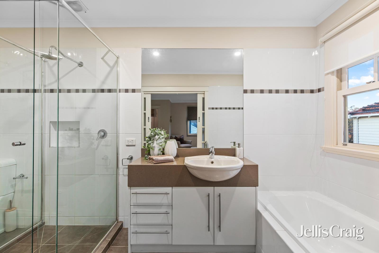 14 Blenheim Avenue, Mont Albert image 15