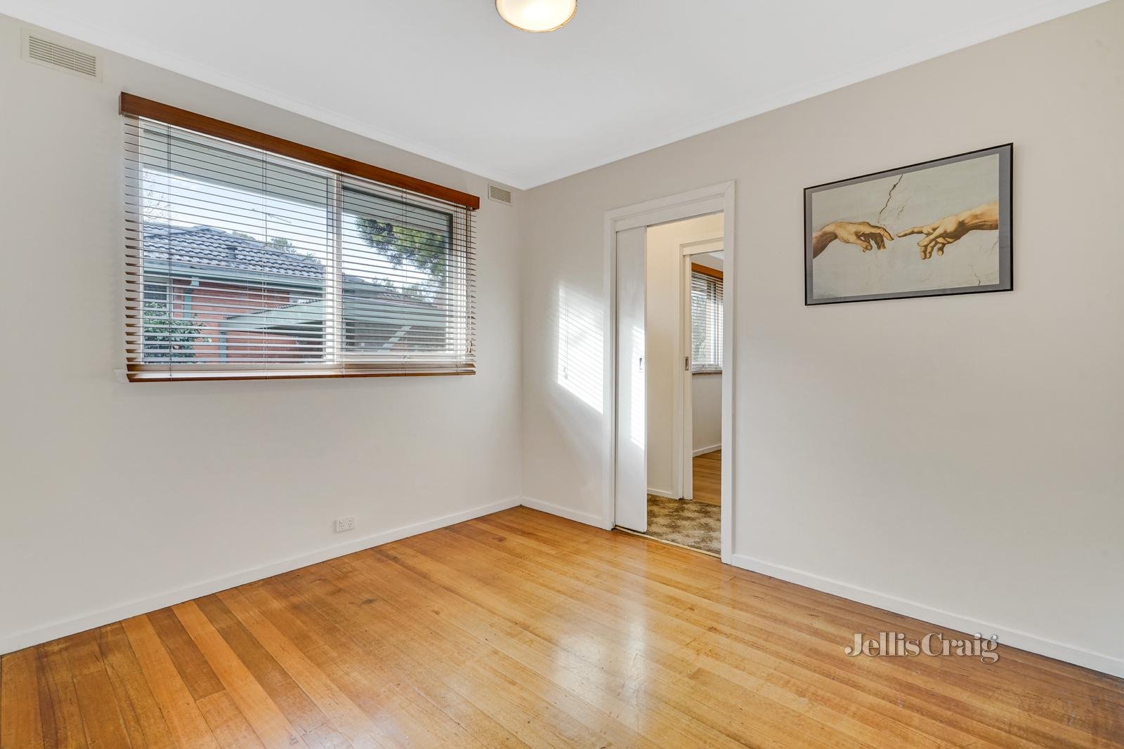 14 Brentwood Drive, Glen Waverley image 9