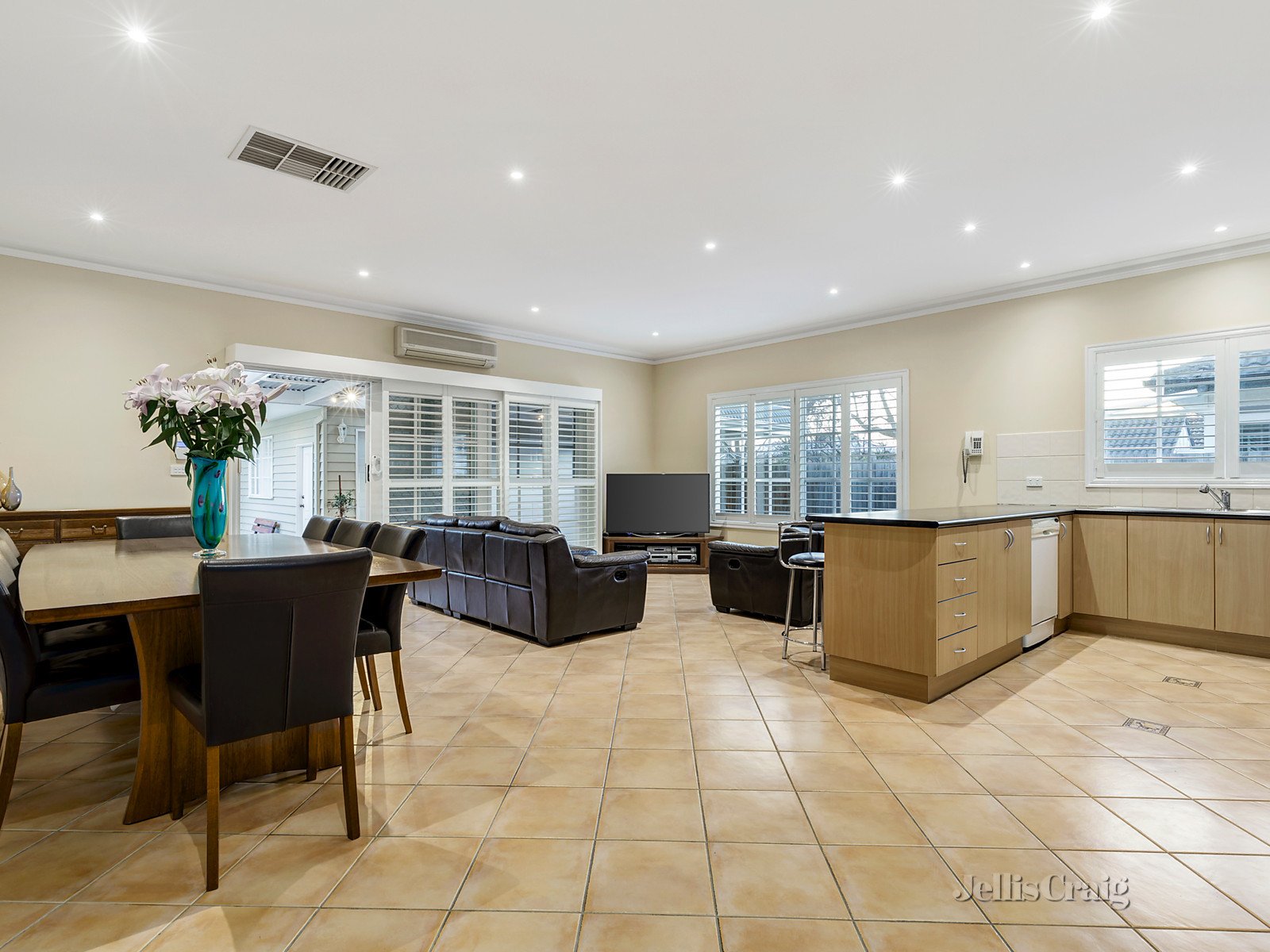 14 Brian Street, Bentleigh East image 2