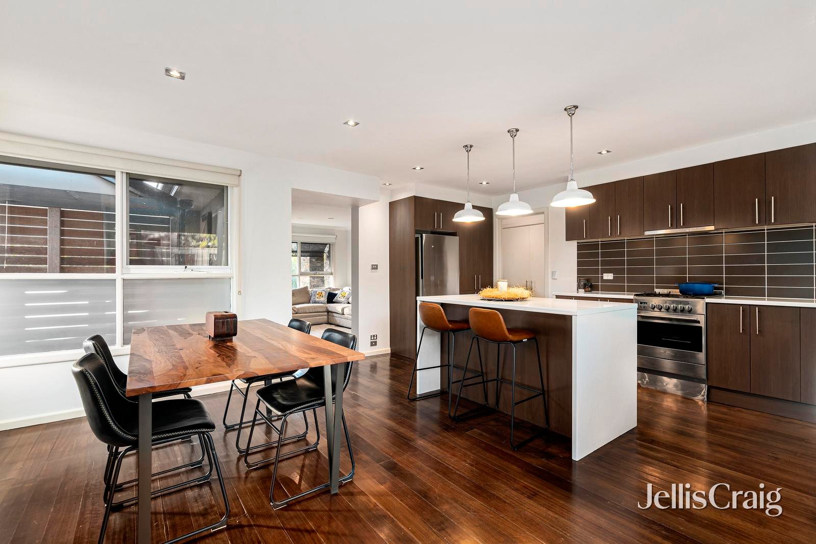 14 Broughton Avenue, Croydon image 2