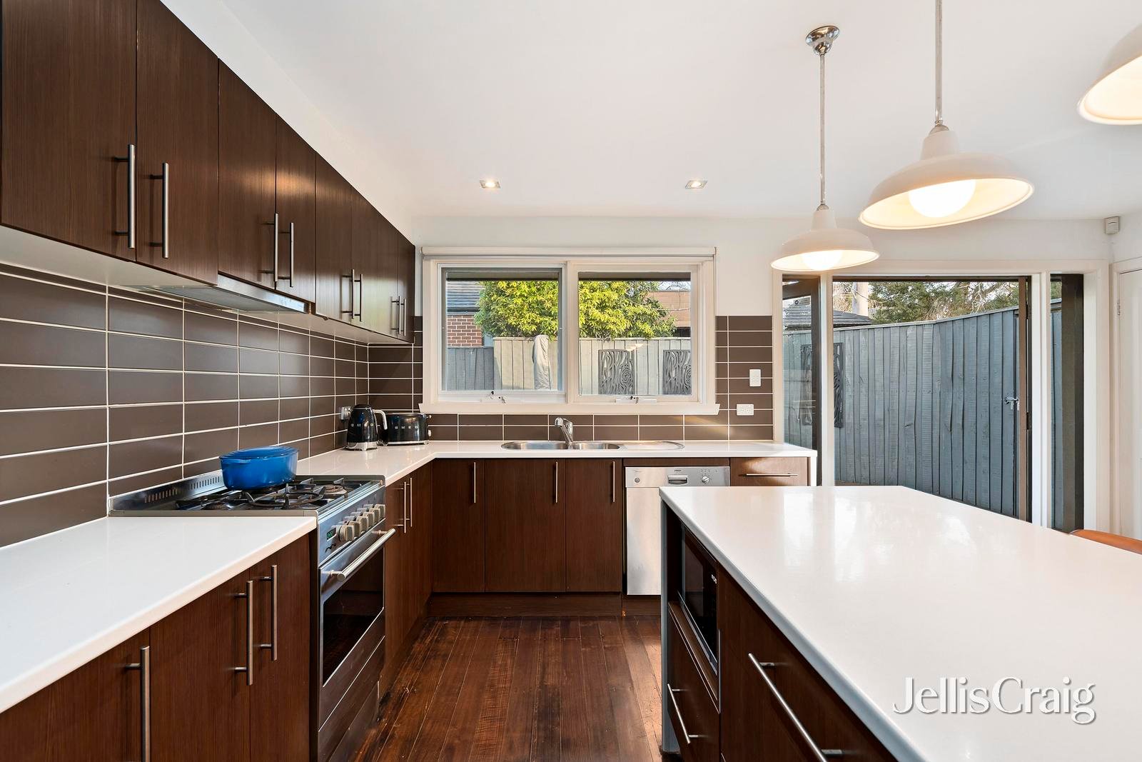 14 Broughton Avenue, Croydon image 4