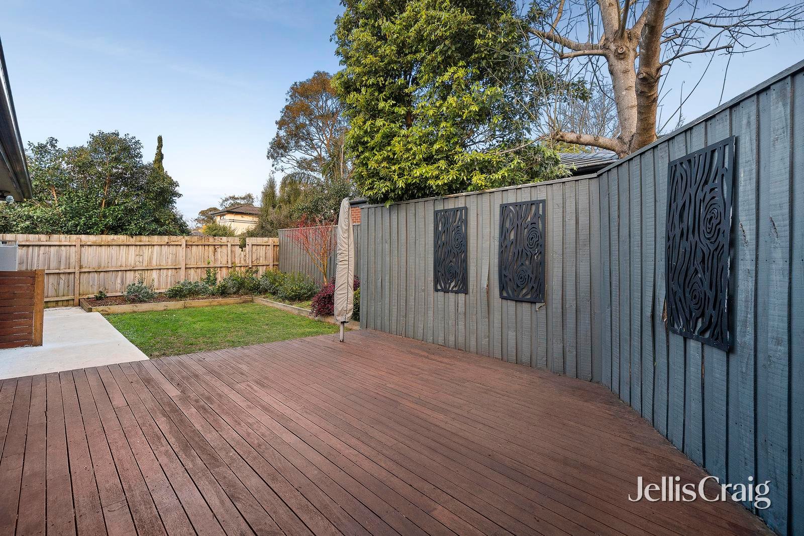 14 Broughton Avenue, Croydon image 13