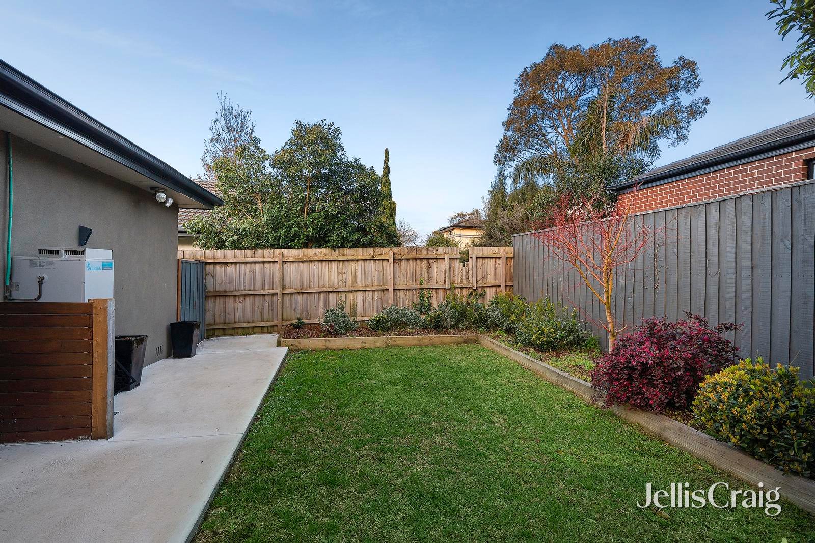 14 Broughton Avenue, Croydon image 14
