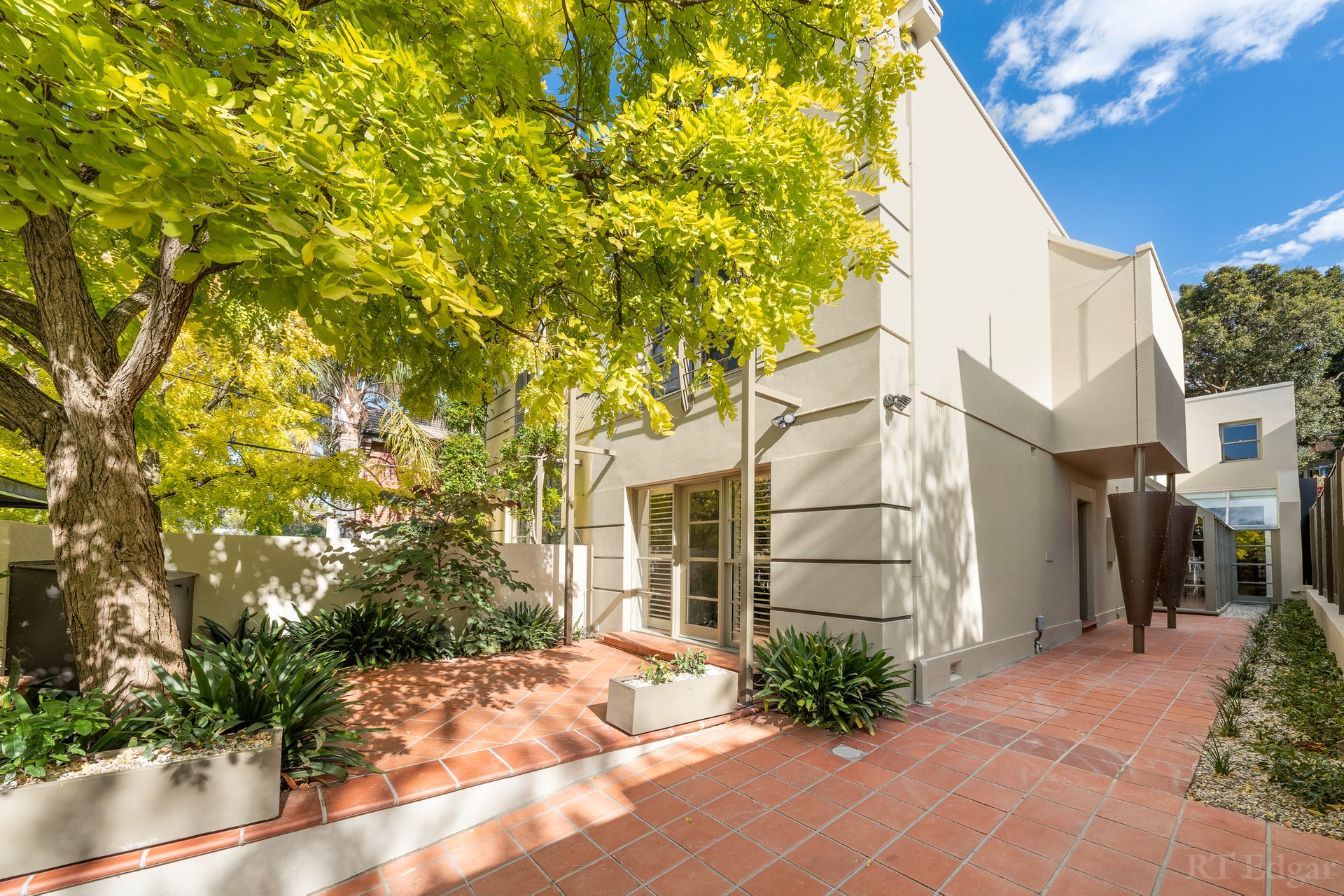 Property Gallery Thumbnail 3