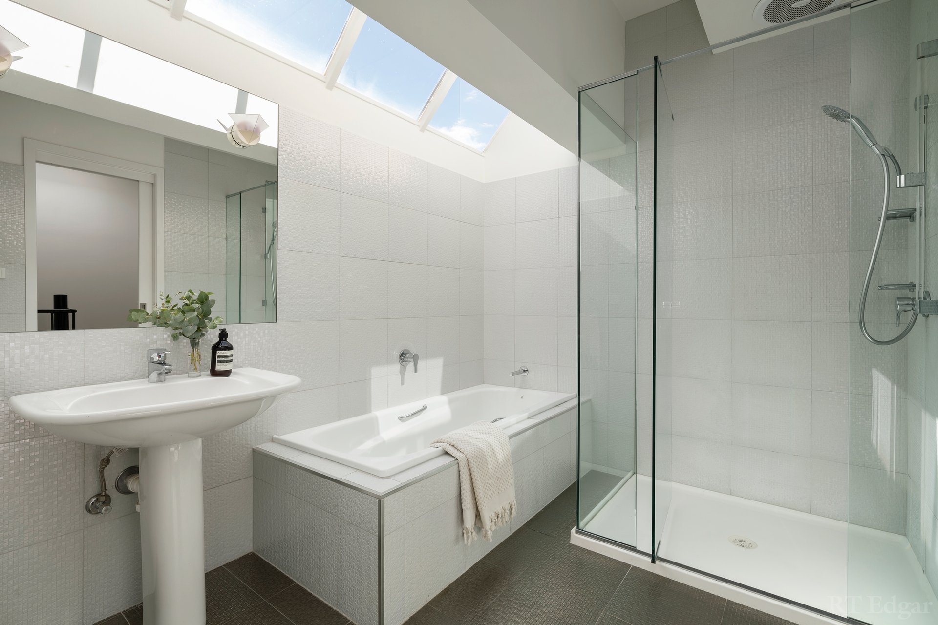 Property Gallery Thumbnail 13