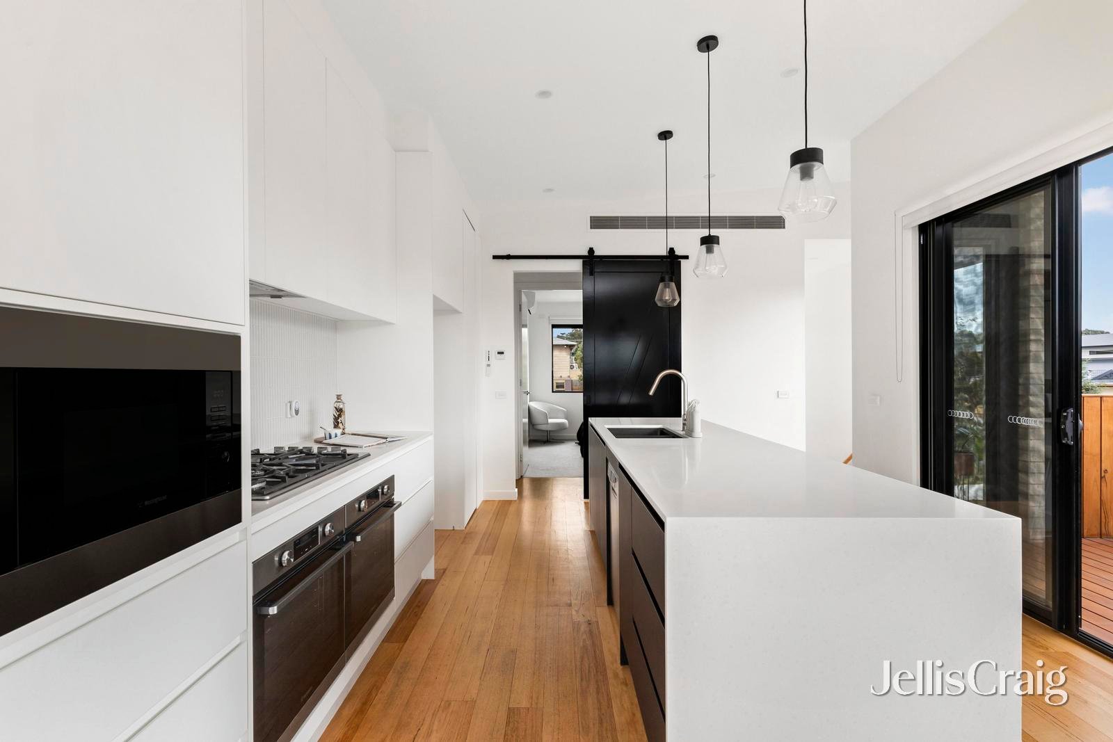 14 Cameron Road, Essendon image 6