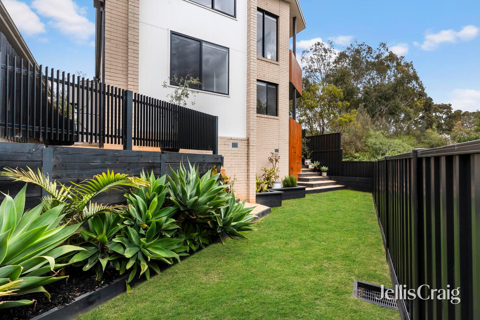 14 Cameron Road, Essendon image 15