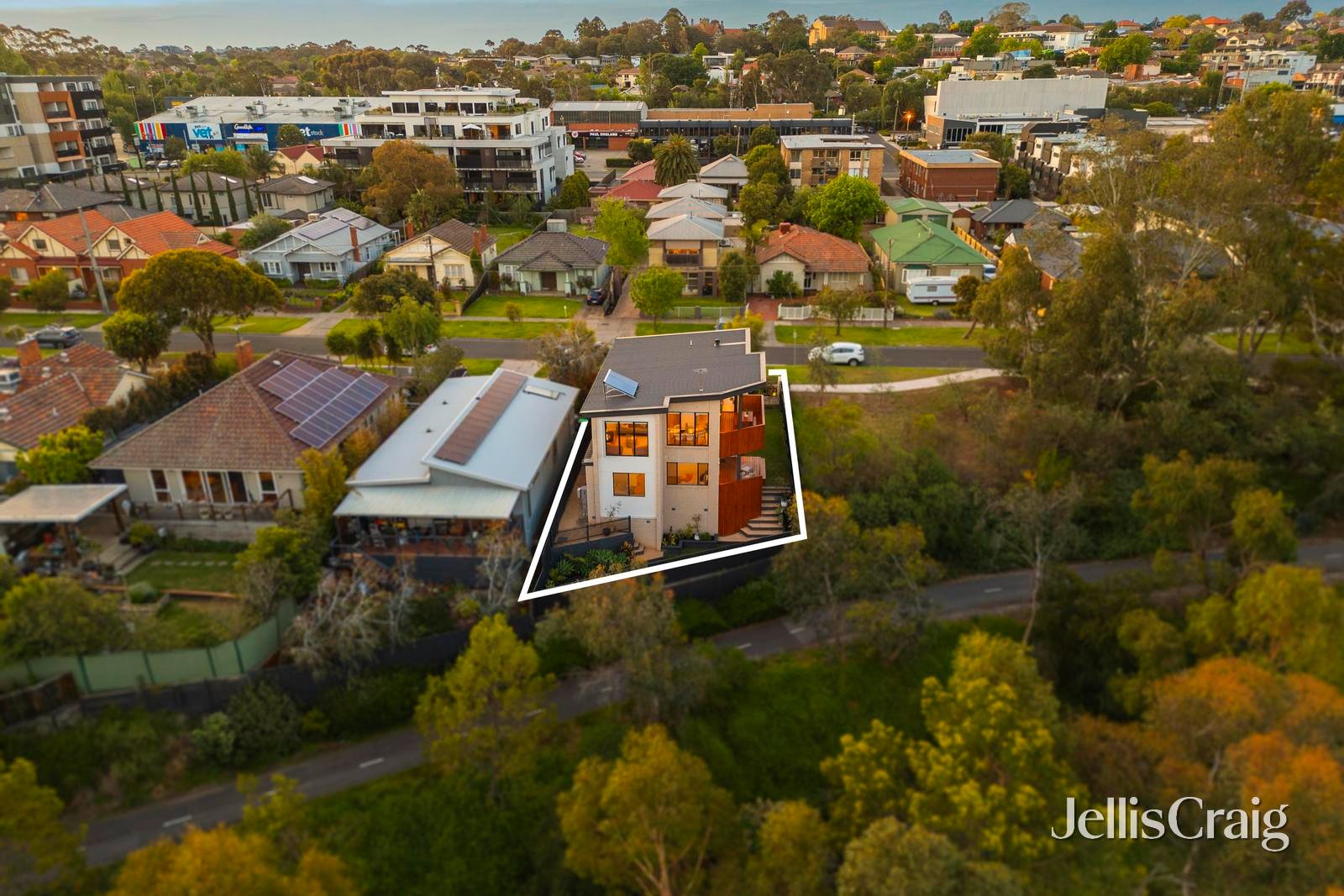 14 Cameron Road, Essendon image 17