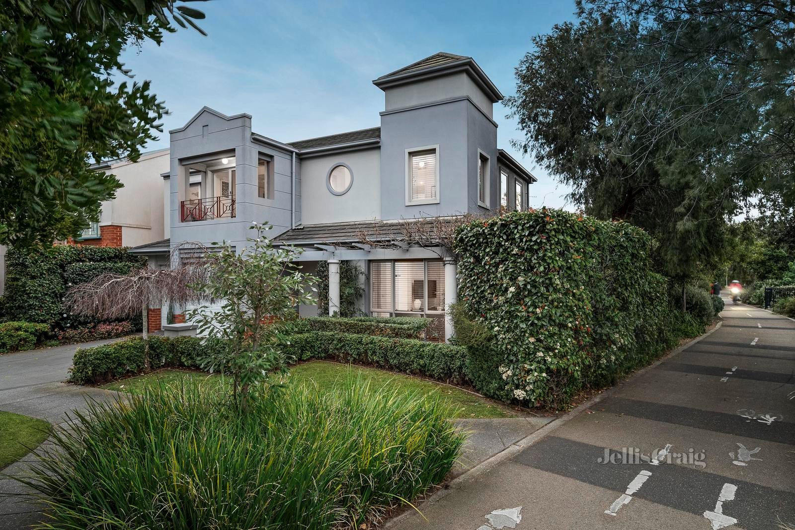 14 Canberra Parade, Port Melbourne image 1