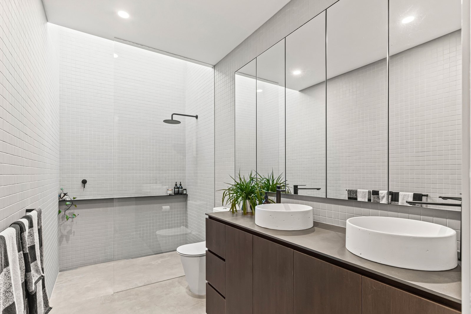 Property Gallery Thumbnail 8