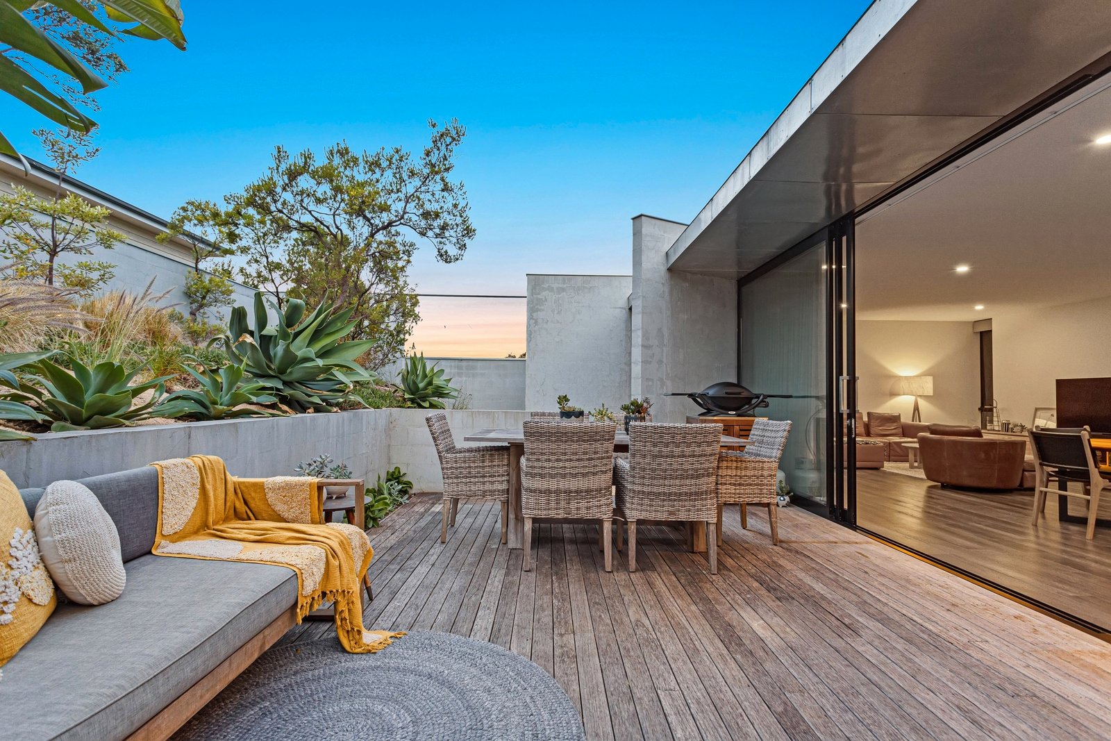 Property Gallery Thumbnail 9