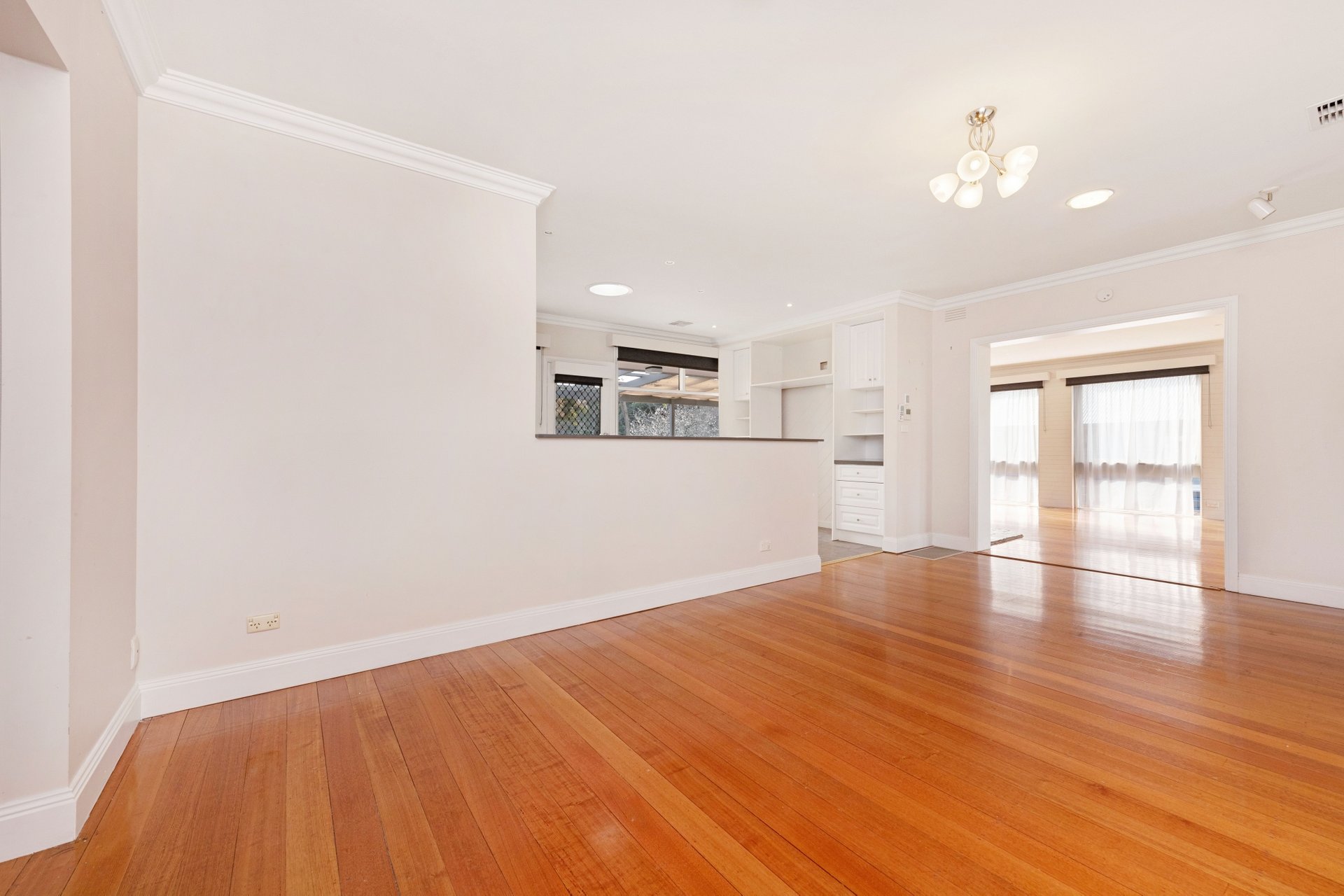 Property Gallery Thumbnail 6