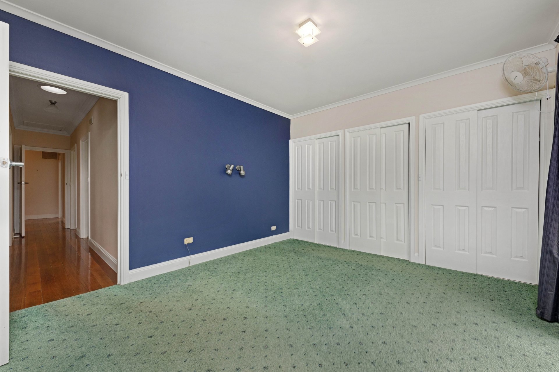 Property Gallery Thumbnail 8