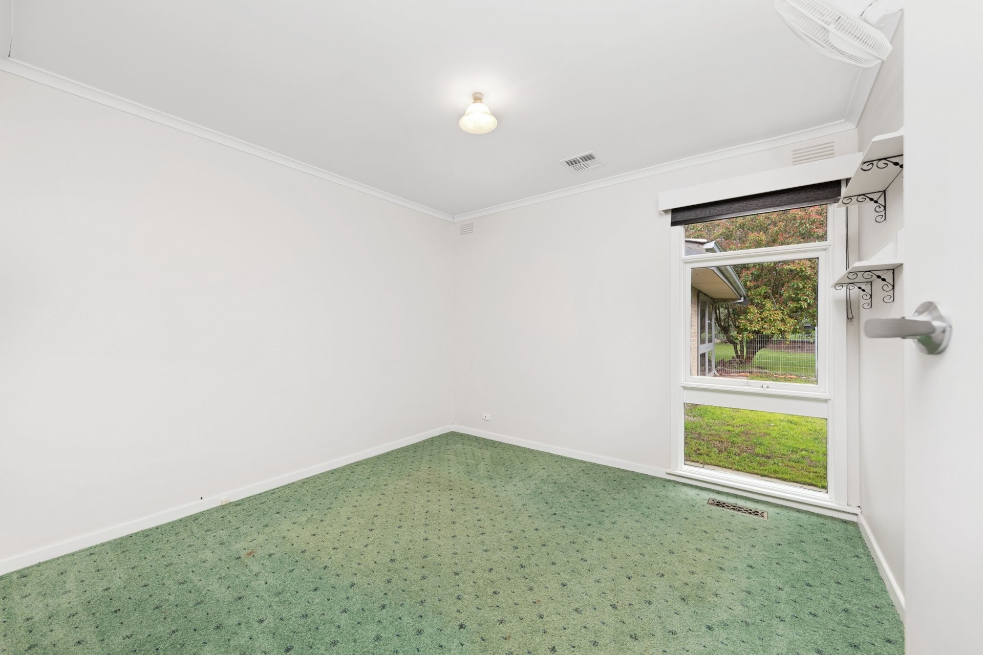 Property Gallery Thumbnail 11
