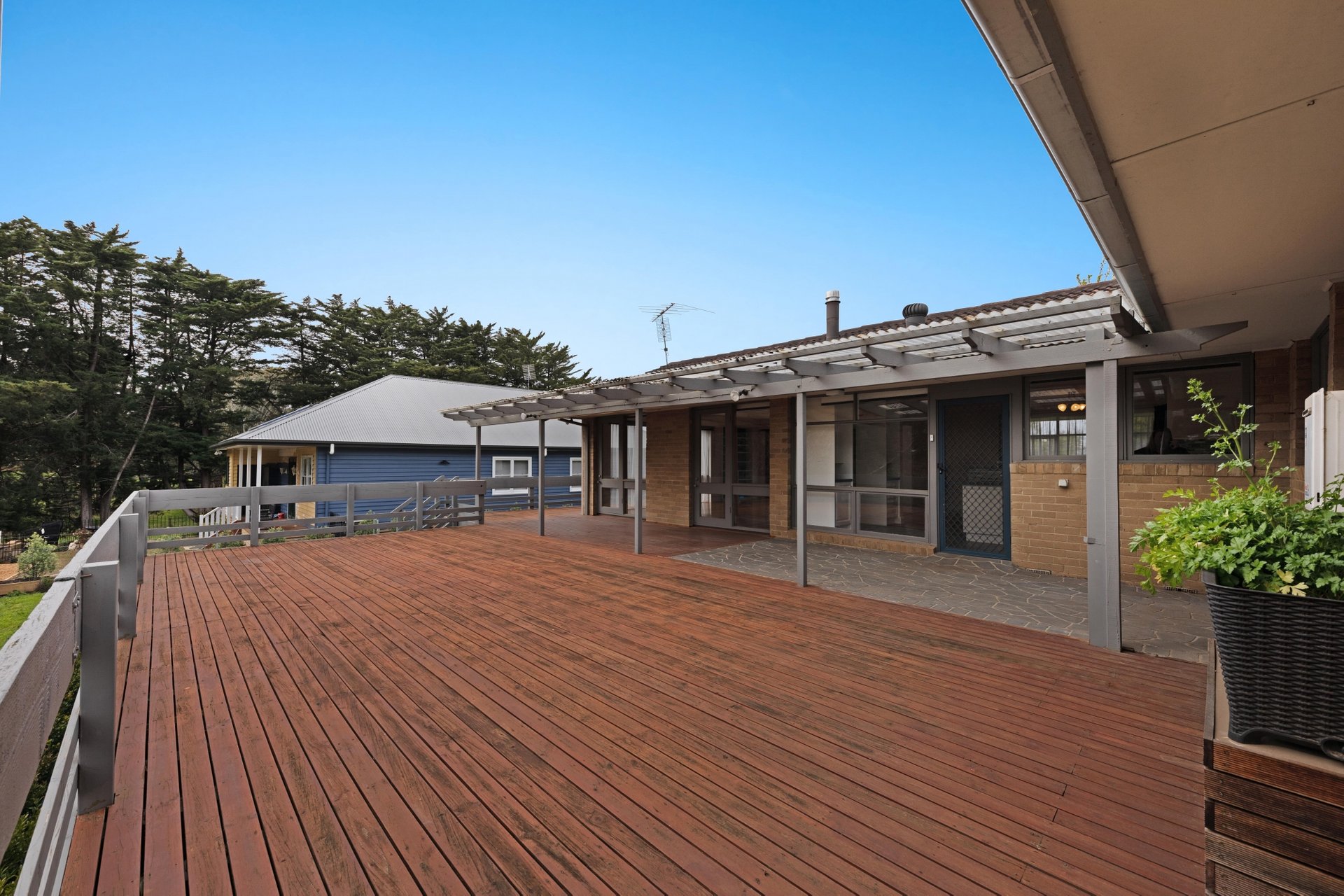 Property Gallery Thumbnail 13