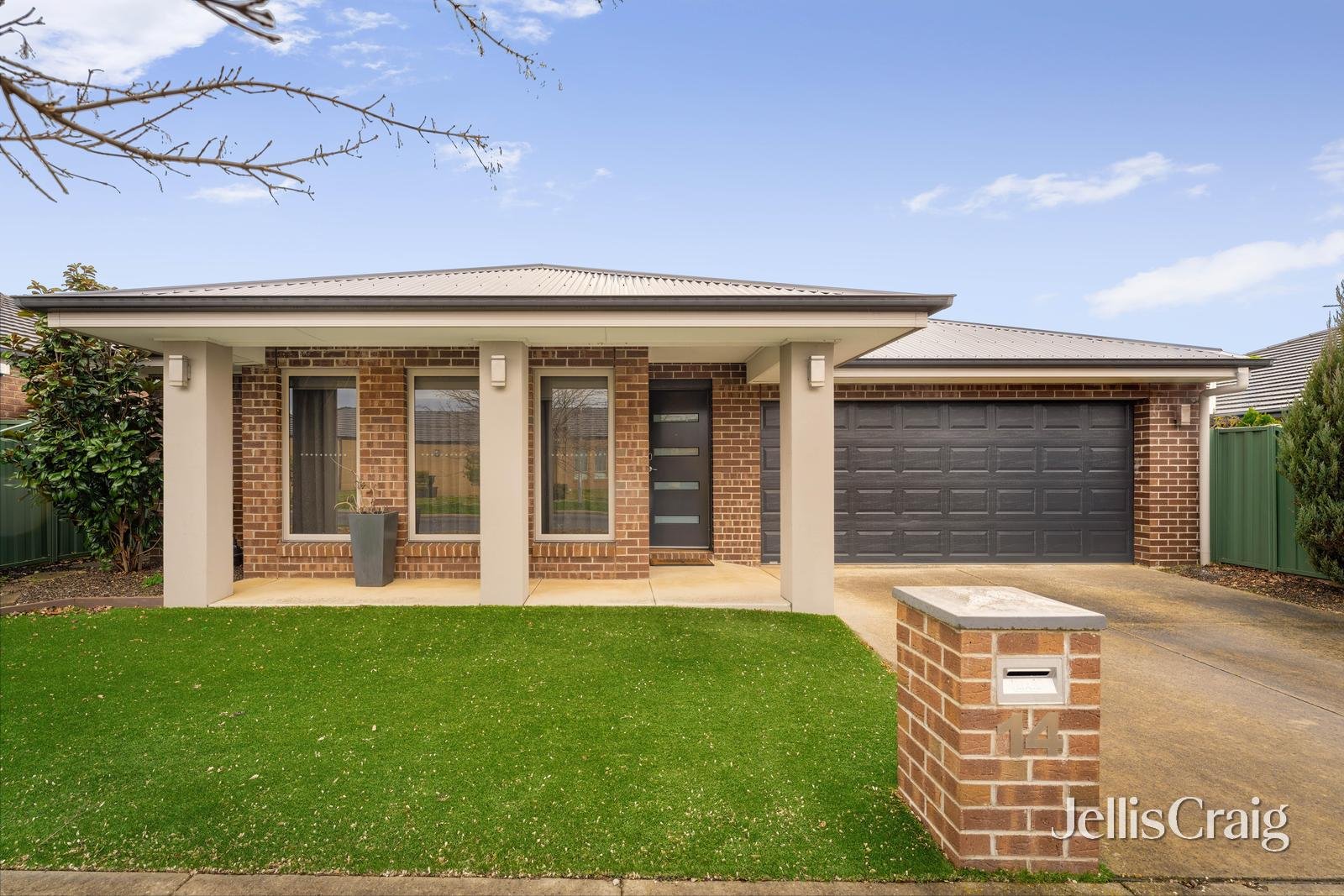 14 Cinnamon Drive, Lake Gardens image 1