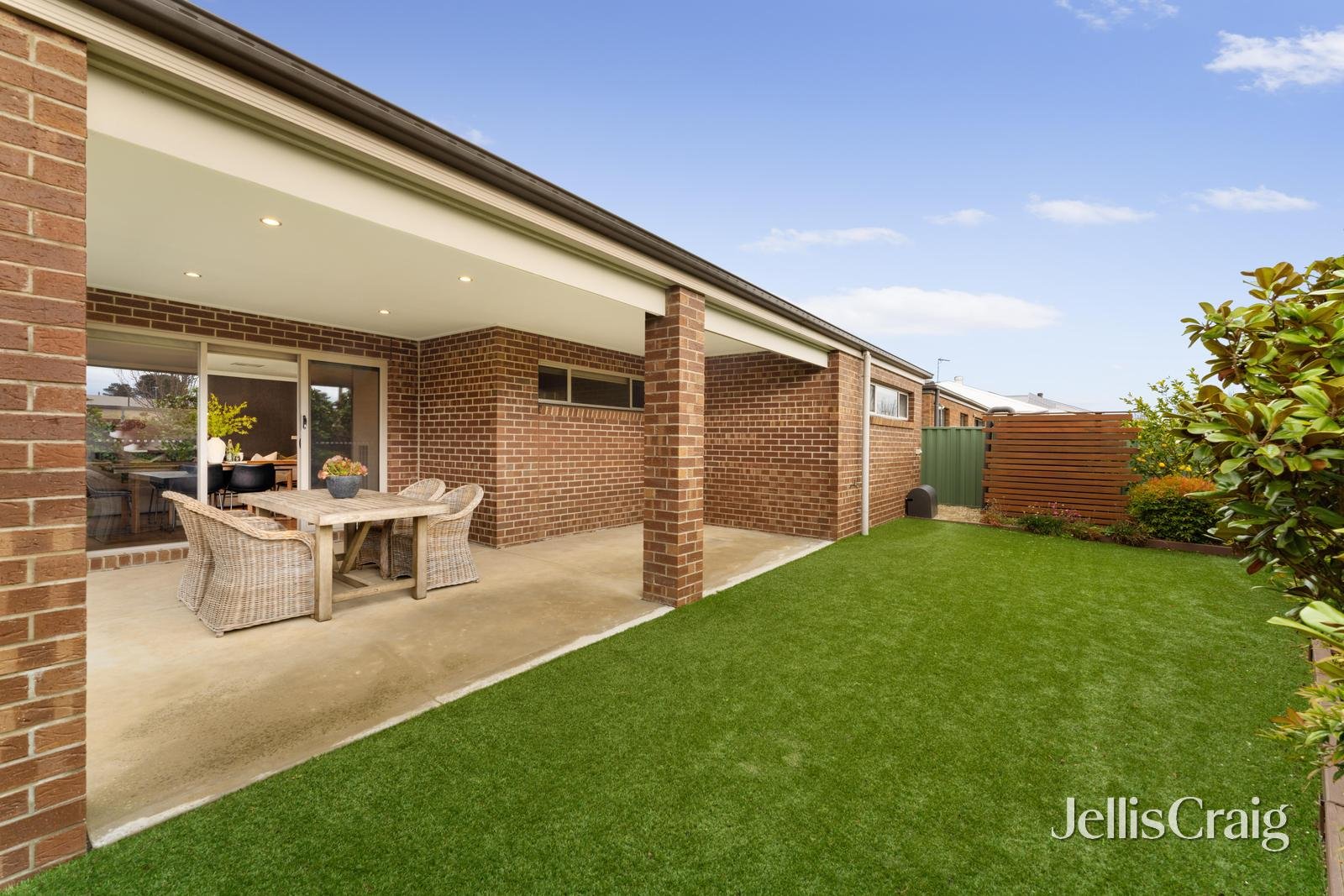 14 Cinnamon Drive, Lake Gardens image 8