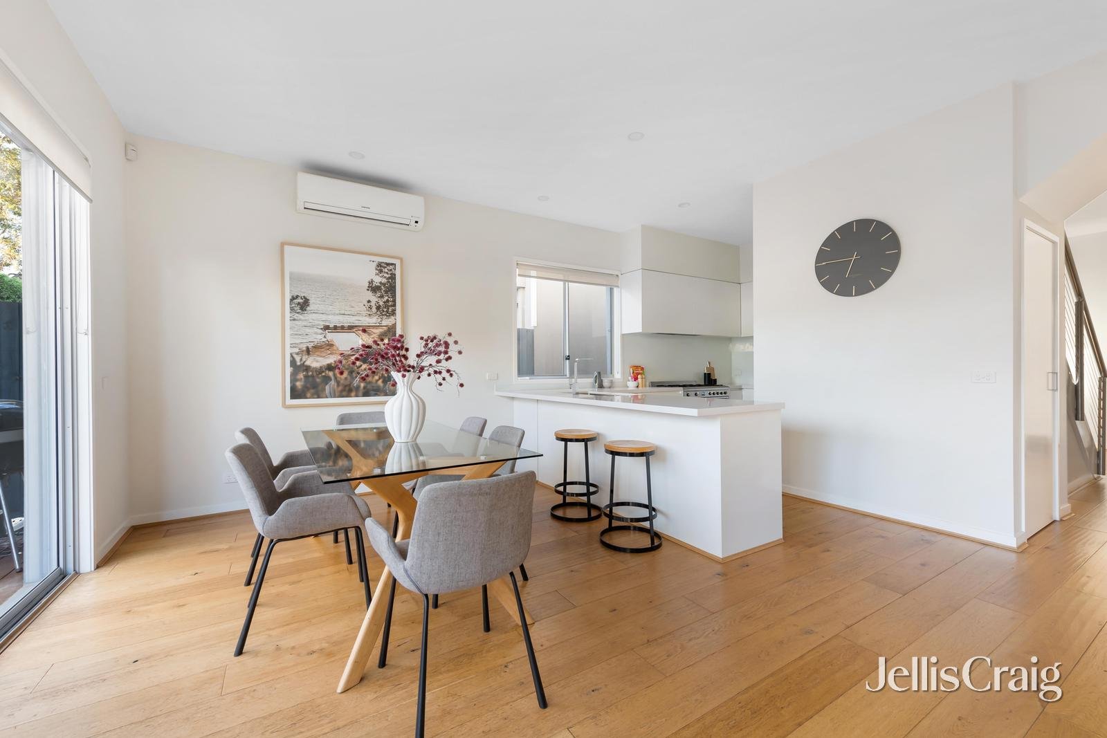 14 Clarence Street, Bentleigh East image 4