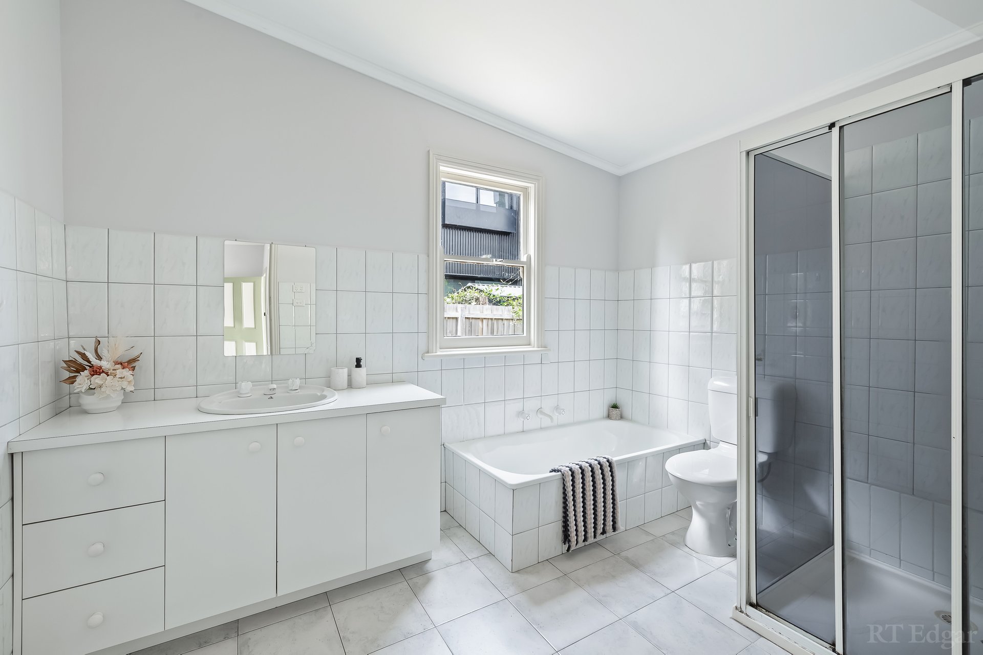 Property Gallery Thumbnail 11