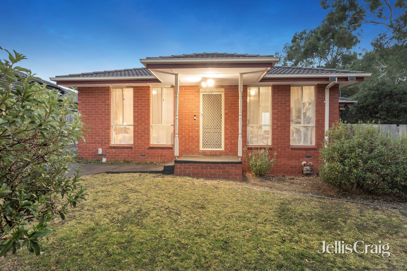 1/4 Condah Court, Ashwood image 2