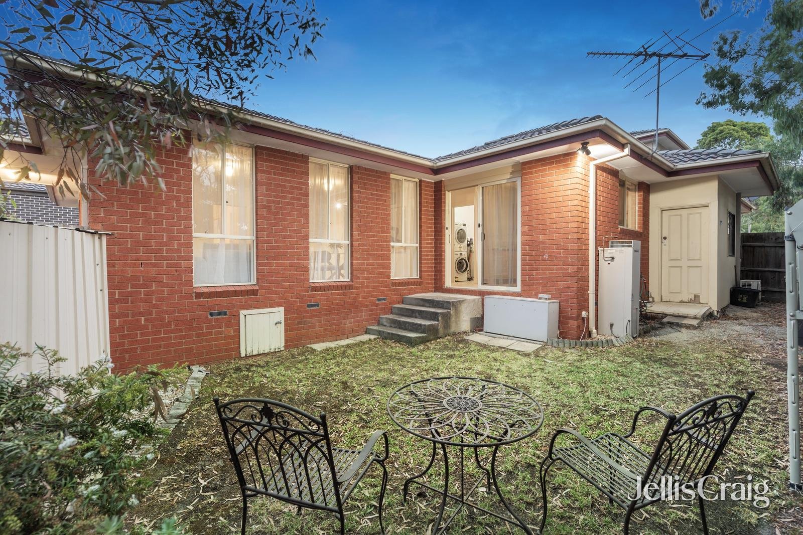 1/4 Condah Court, Ashwood image 10