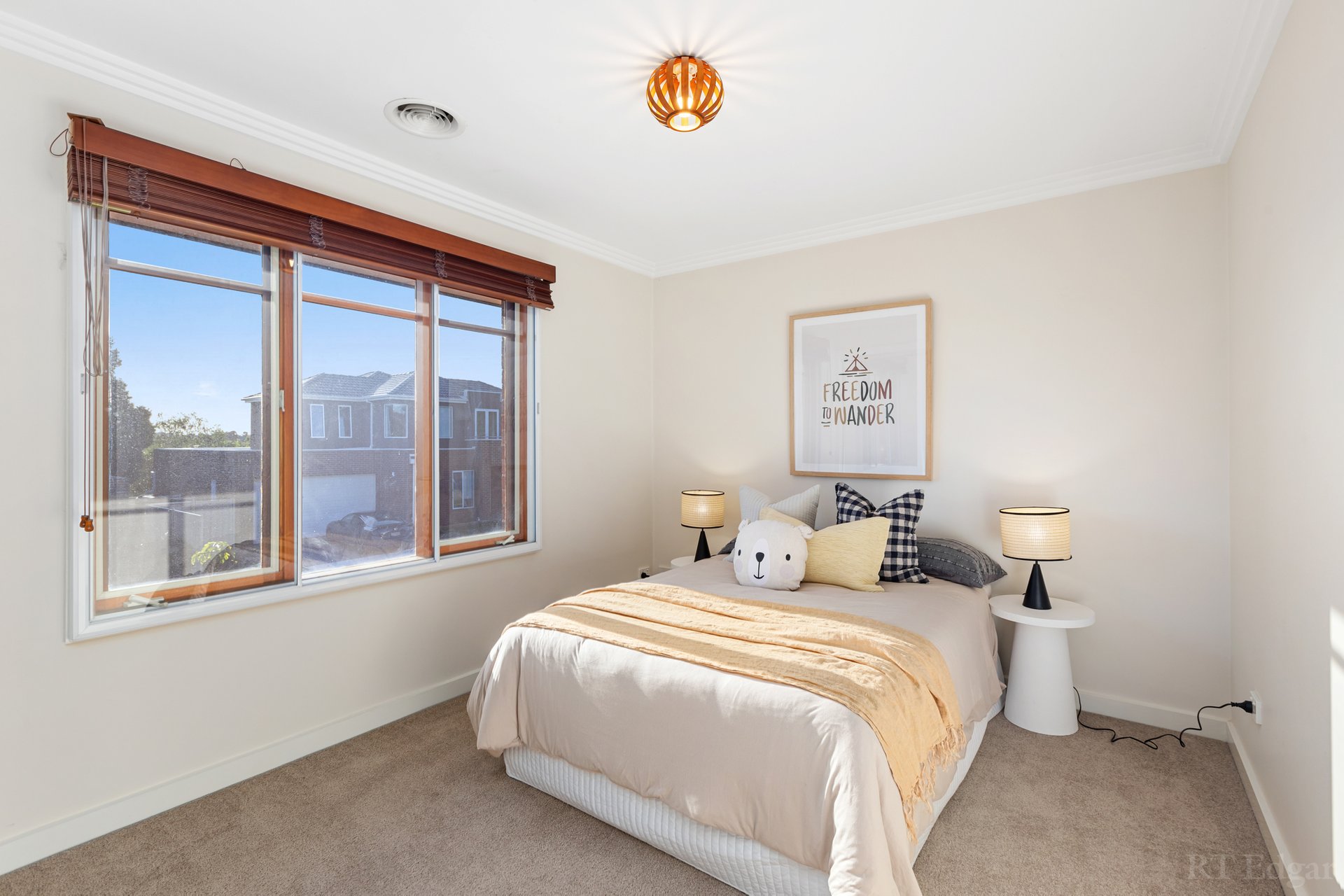 Property Gallery Thumbnail 11