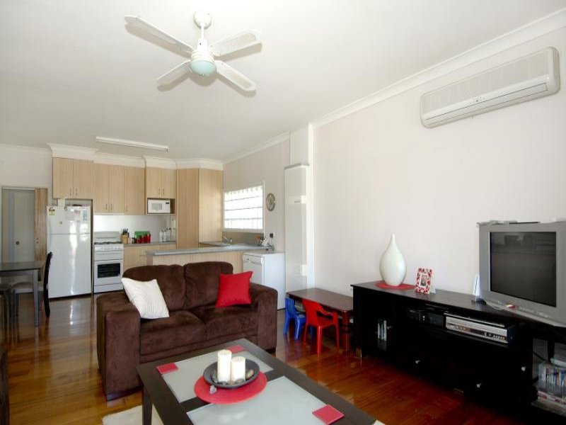 14 Cornish Avenue, Belmont image 2