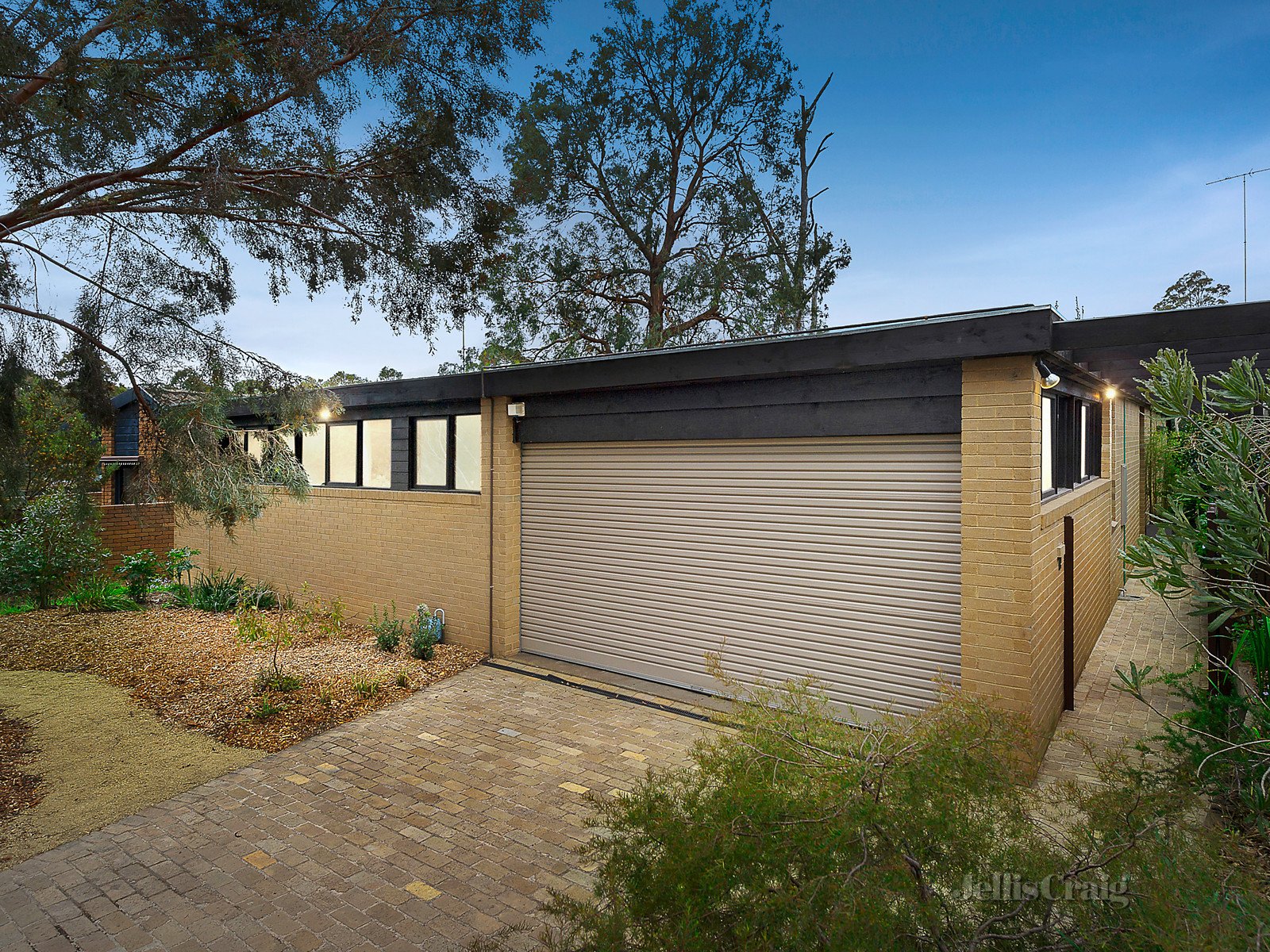 14 Crampton Crescent, Rosanna image 2