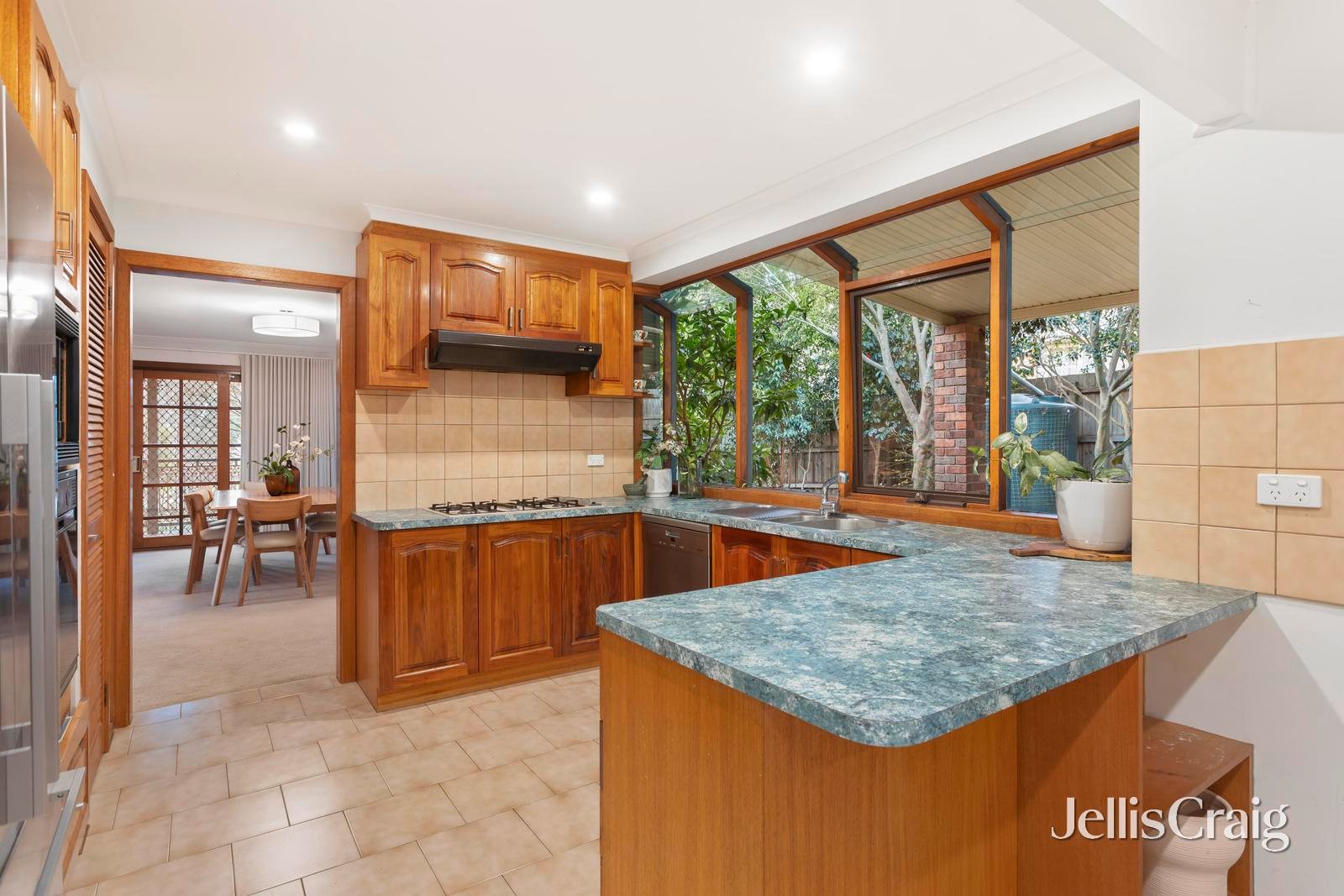 14 Croydon Hills Drive, Croydon Hills image 4