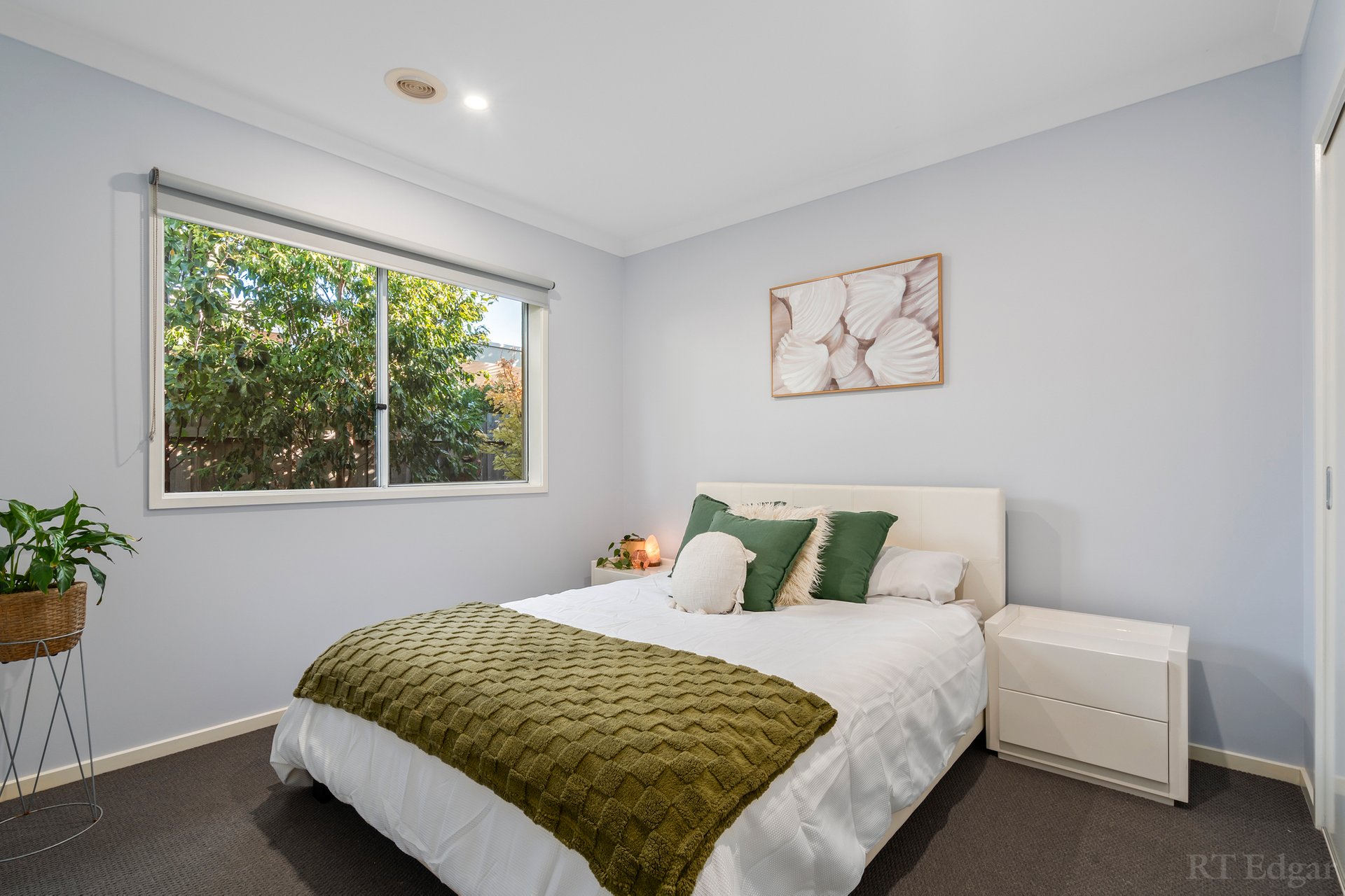 Property Gallery Thumbnail 13