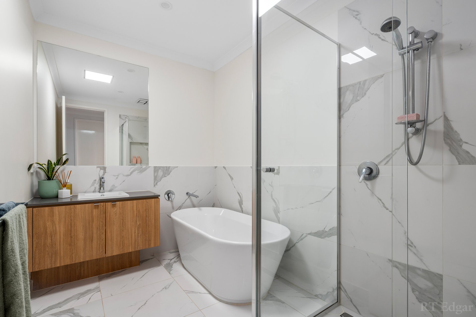 Property Gallery Thumbnail 15