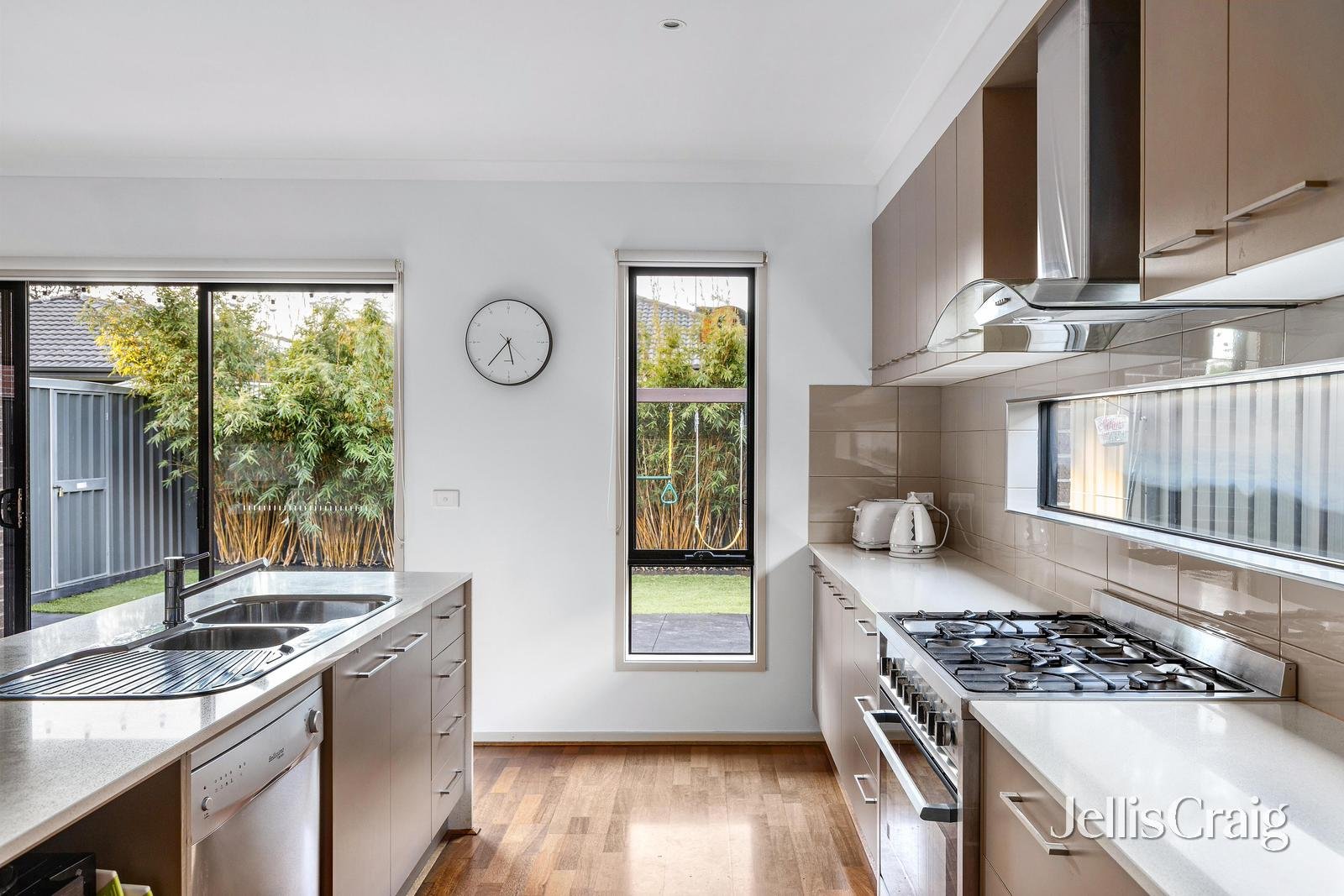 14 Dalziel Drive, Mernda image 8