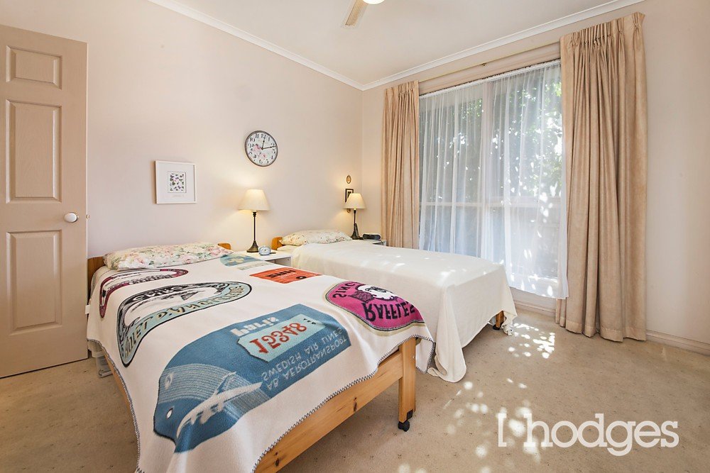 1 / 4 Daphne Street  Bentleigh East