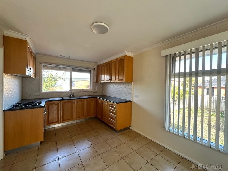 14 Dianne Street, Bundoora image 2