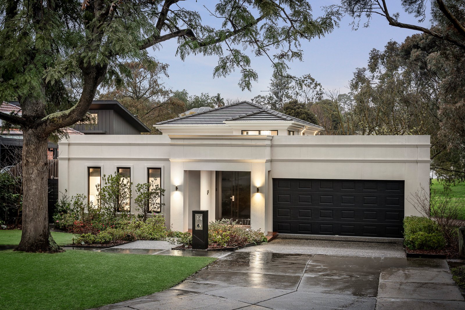 14 Dixon Street