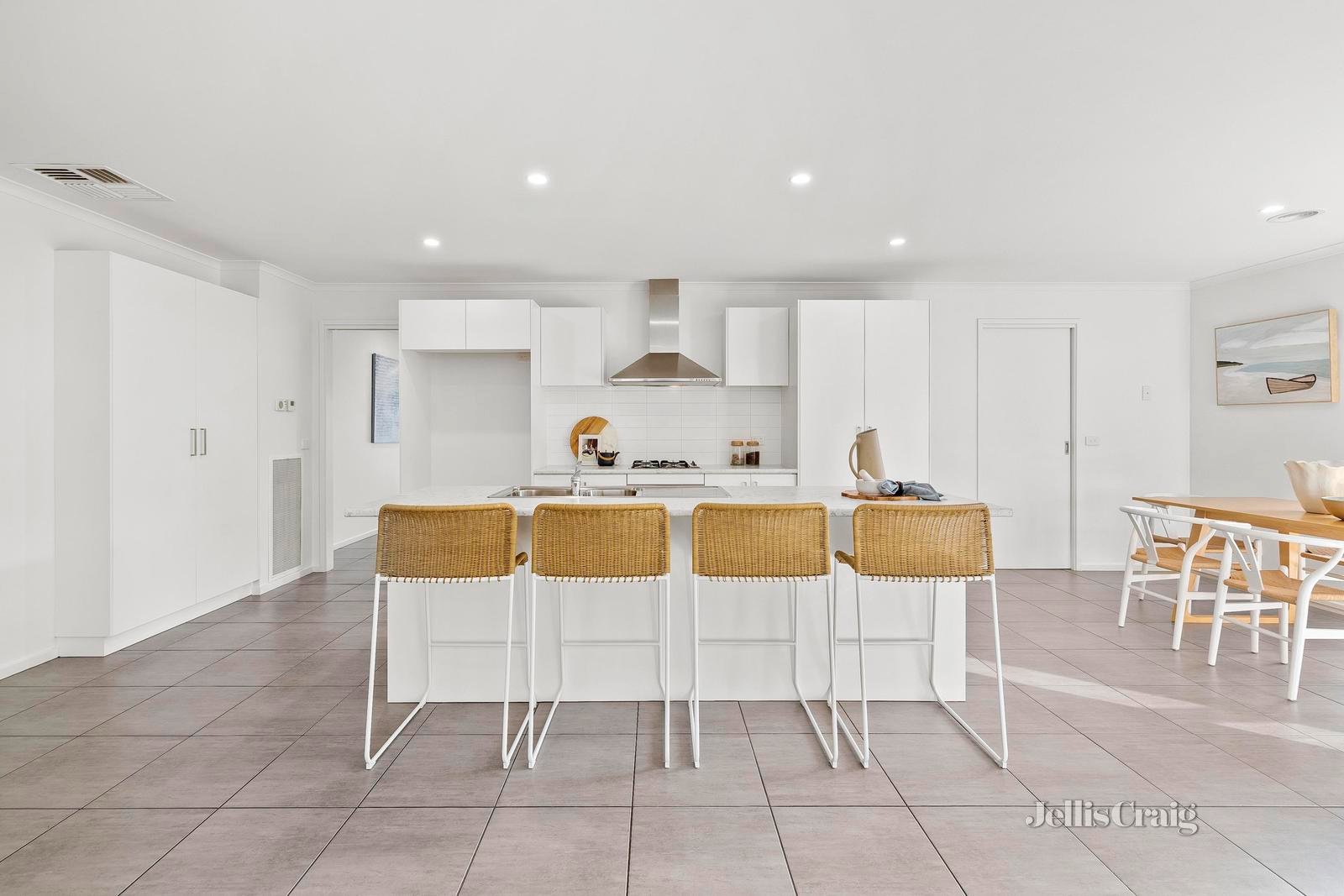 14 Dorothy Crescent, Mornington image 3