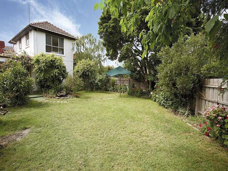 14 Dumblane Street, Balwyn North image 8