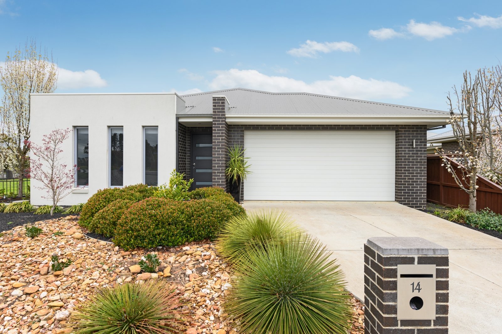 14 Evergreen Drive, Alfredton image 1