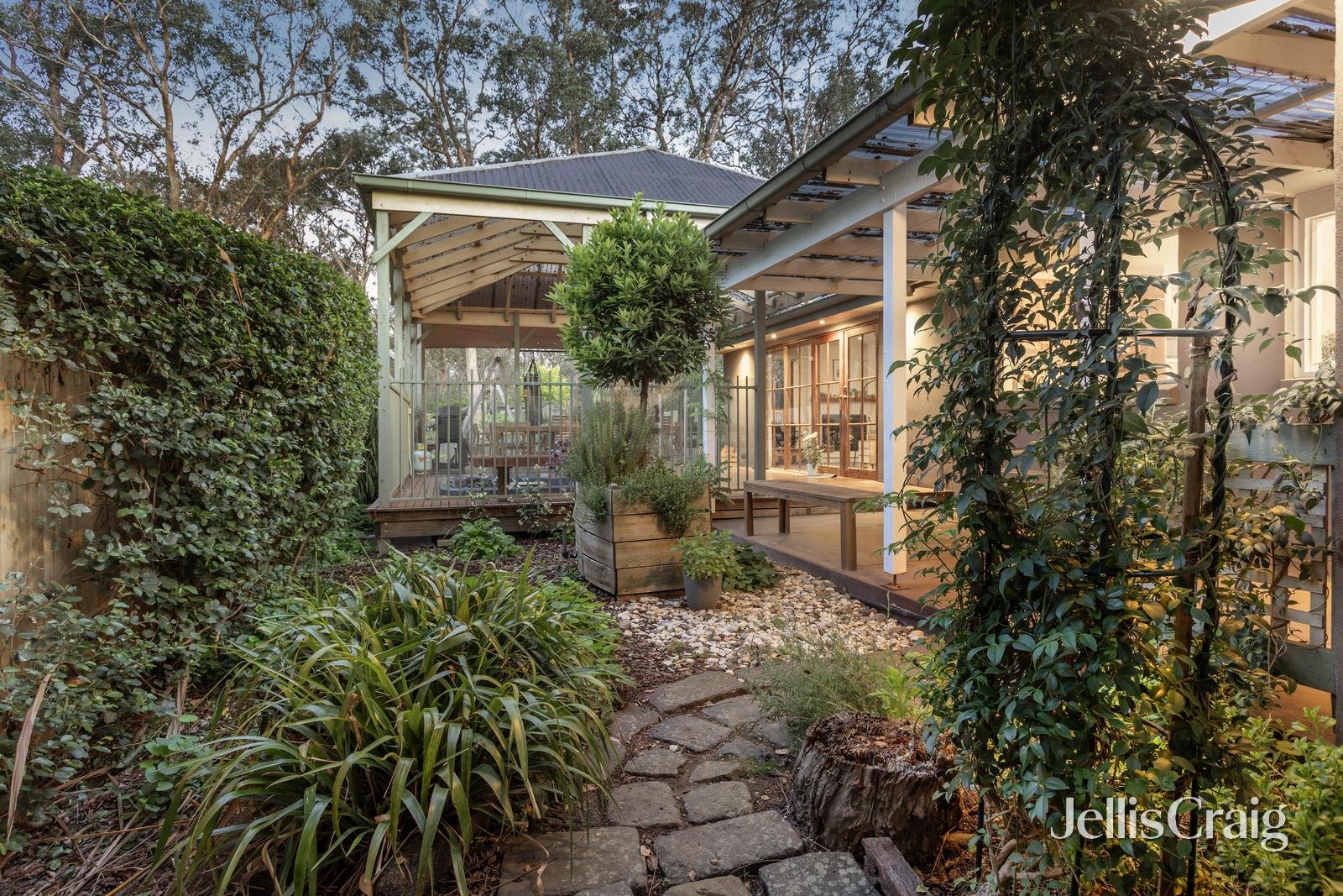 14 Finnigan Street, Research image 11