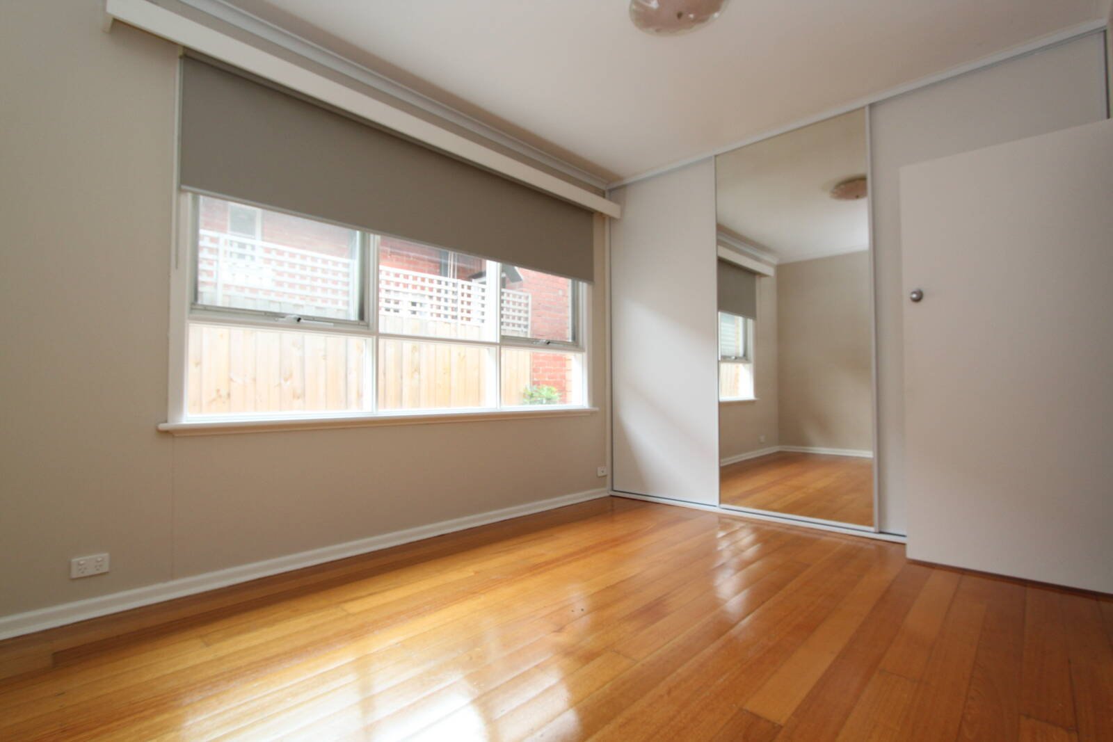 Property Gallery Thumbnail 6