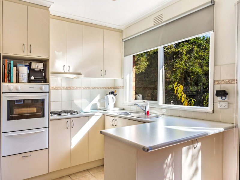 14 Gareth Drive, Burwood East image 2