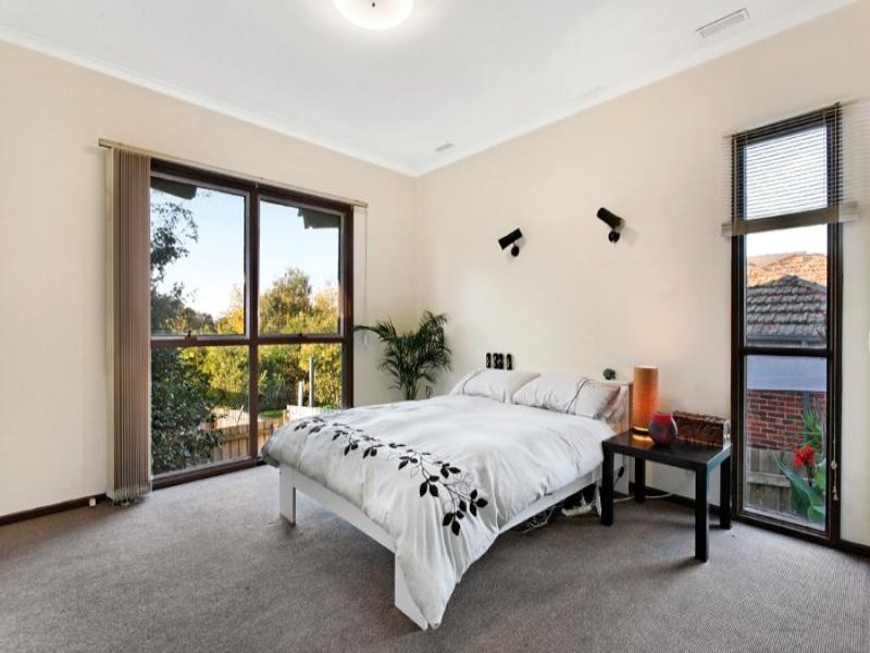 14 Gladstone Street, Surrey Hills image 5
