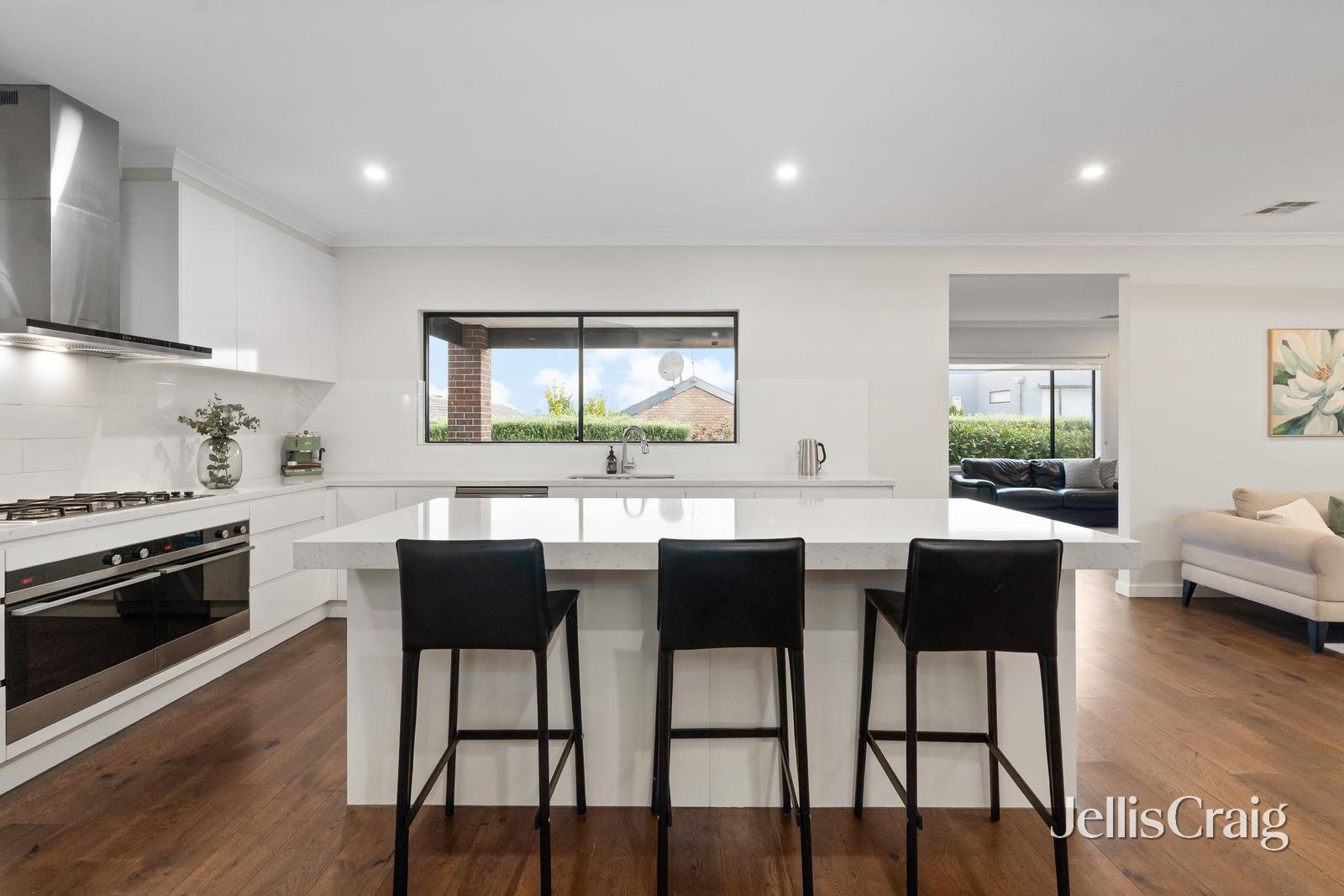 14 Glenfern Avenue, Doncaster image 4