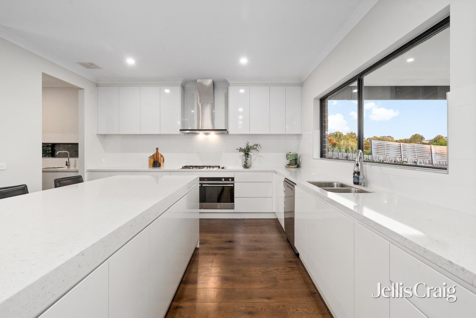 14 Glenfern Avenue, Doncaster image 5