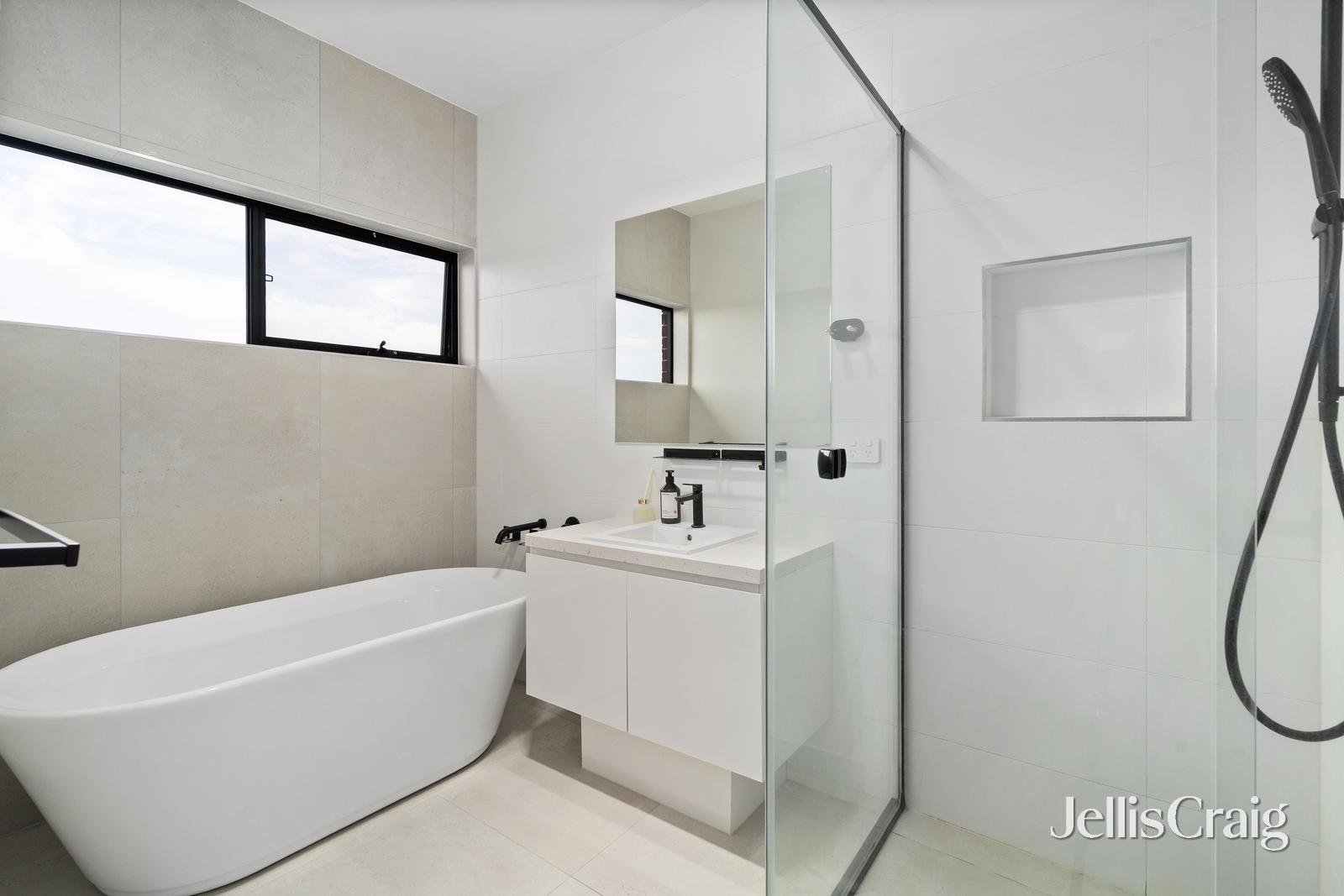 14 Glenfern Avenue, Doncaster image 9