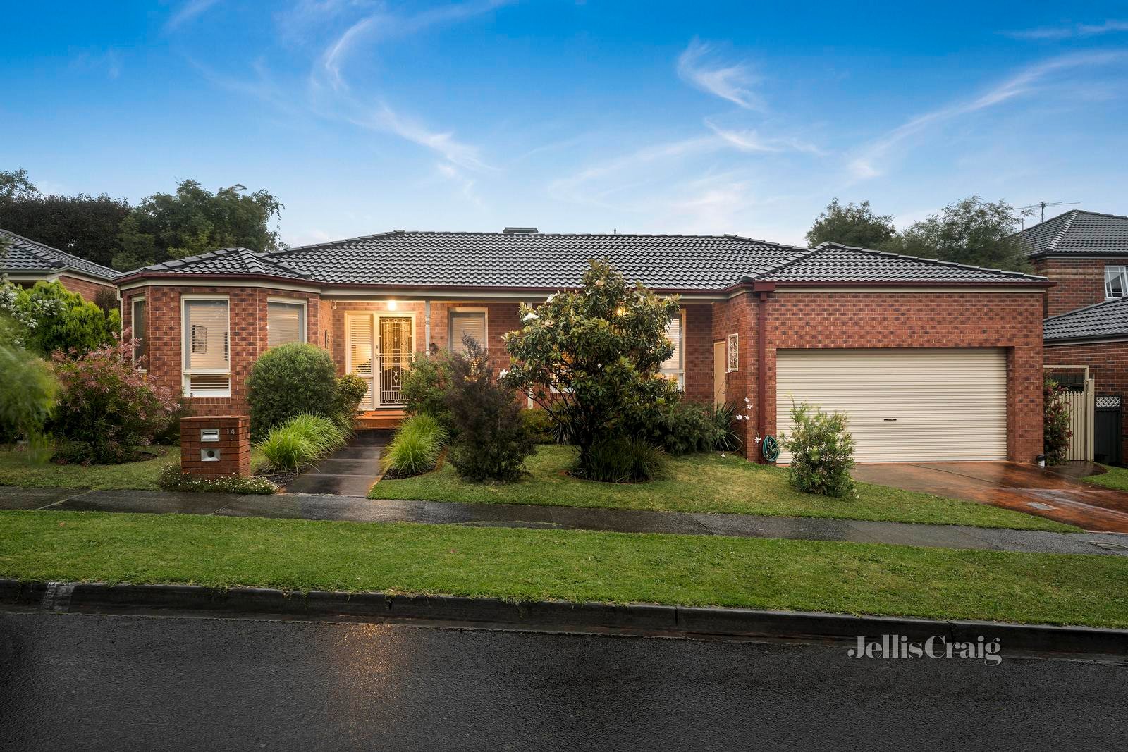 14 Golden Ridge Drive, Croydon Hills image 1